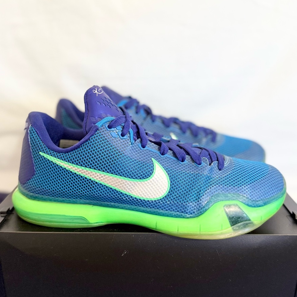 AUTHENTIC Nike Kobe 10 Emerald City size 9.5 705317-402 2015 PRE-OWNED